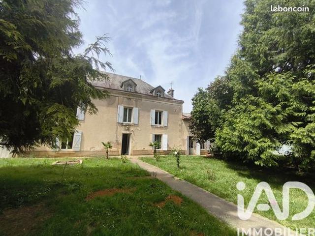 Maison 8 pièces 214 m²