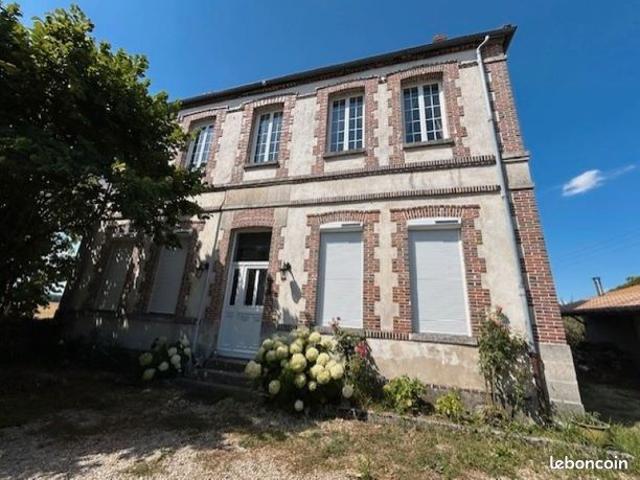 Maison 8 pièces 214 m²