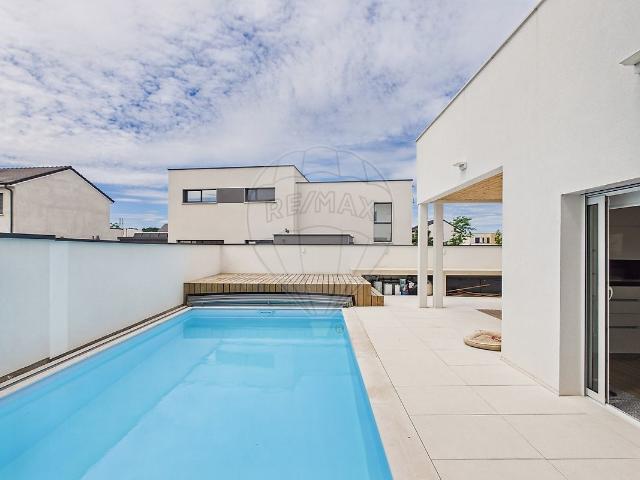 Maison 8 pièces 214 m²
