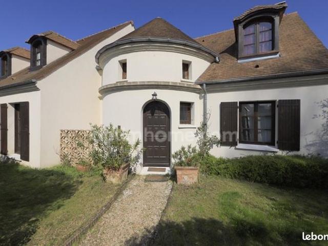 Maison 8 pièces 214 m²