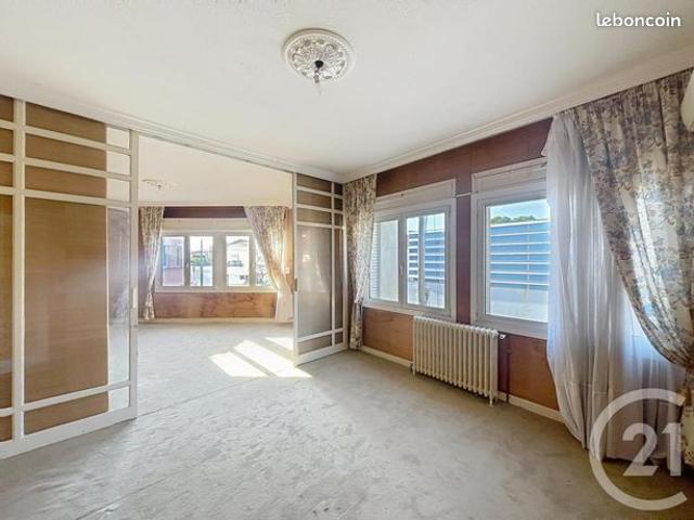 Maison 8 pièces 214 m²
