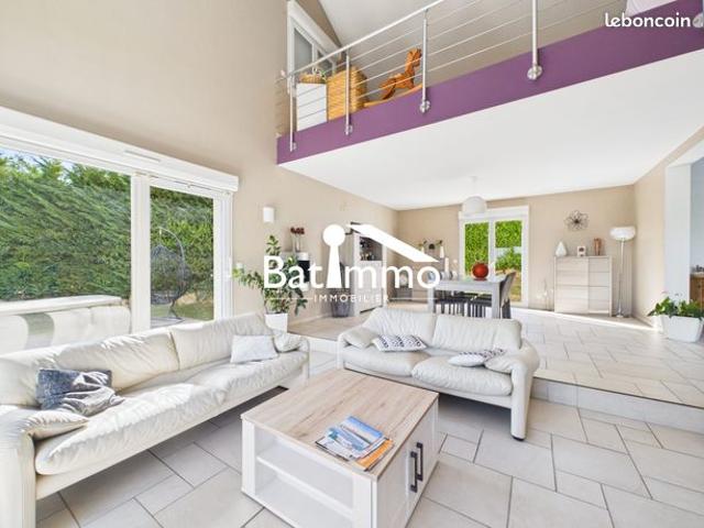 Maison 8 pièces 214 m²