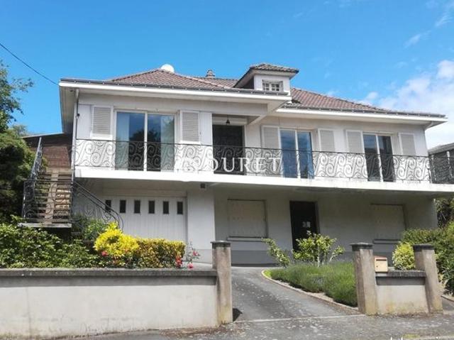 Maison 8 pièces 214 m²