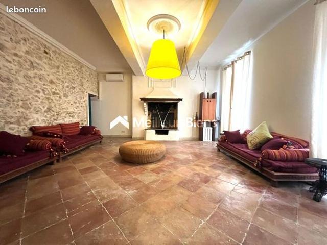 Maison 8 pièces 214 m²
