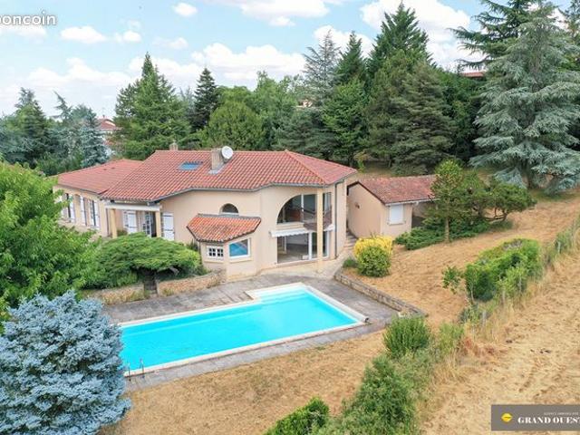 Maison 8 pièces 214 m²