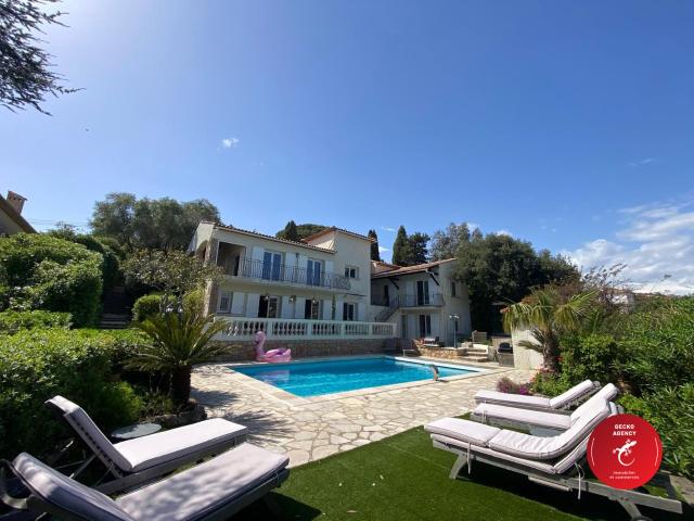 Maison 8 pièces 214 m²