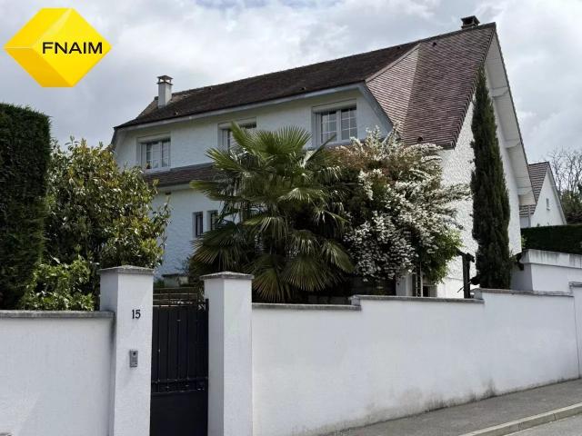 Maison 8 pièces 215 m²