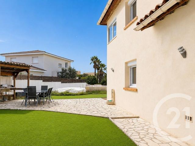 Maison 8 pièces 215 m²