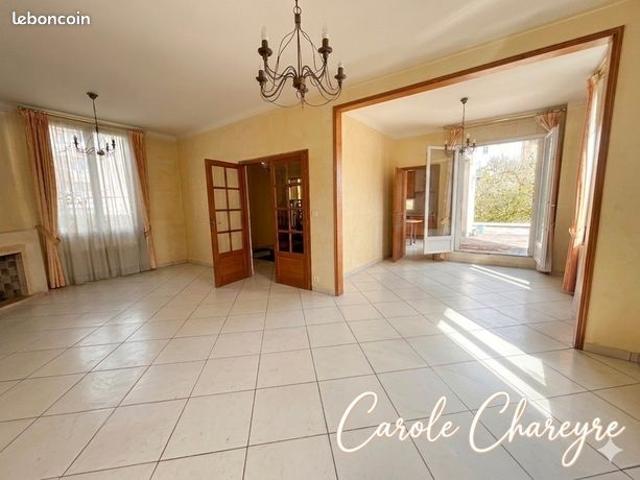 Maison 8 pièces 215 m²