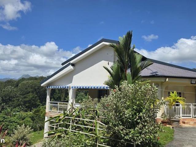 Maison 8 pièces 215 m²