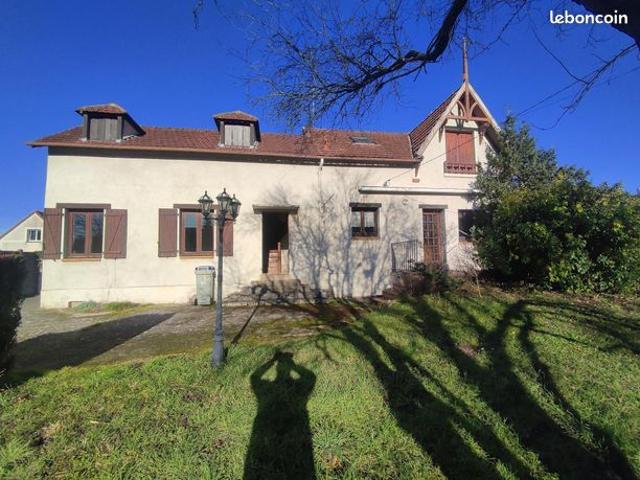 Maison 8 pièces 215 m²