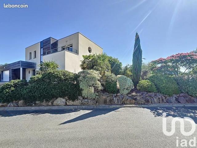 Maison 8 pièces 215 m²