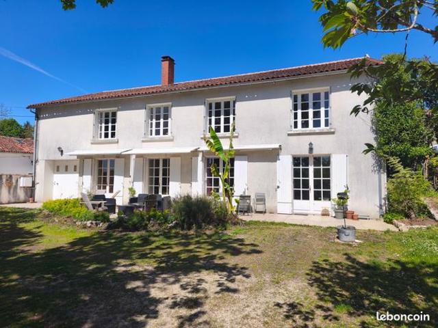 Maison 8 pièces 215 m²