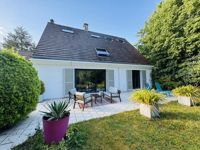 Maison 8 pièces 215 m²