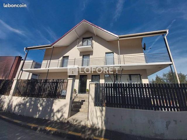 Maison 8 pièces 215 m²