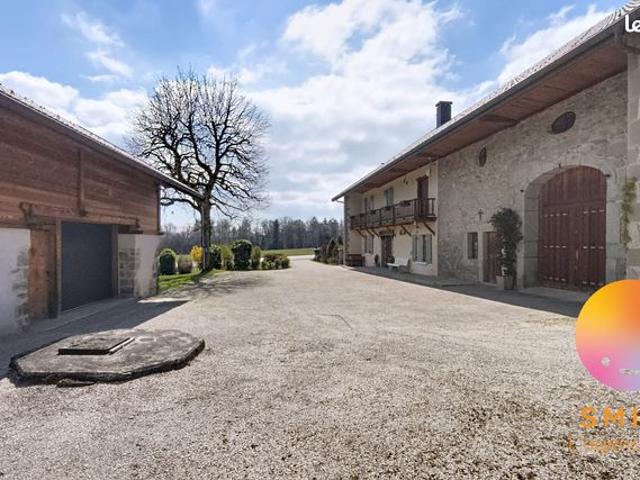 Maison 8 pièces 215 m²