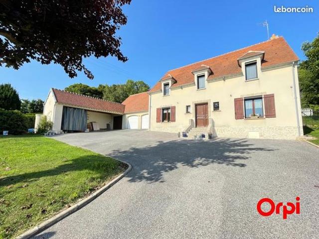 Maison 8 pièces 215 m²