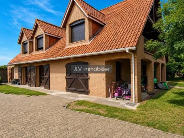Maison 8 pièces 215 m²