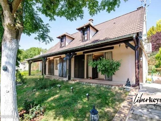 Maison 8 pièces 215 m²