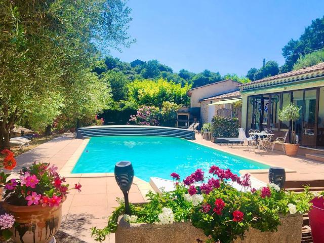 Maison 8 pièces 215 m²