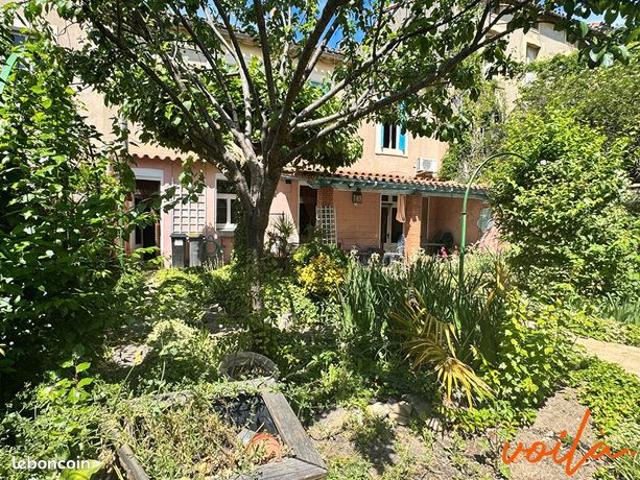 Maison 8 pièces 217 m²