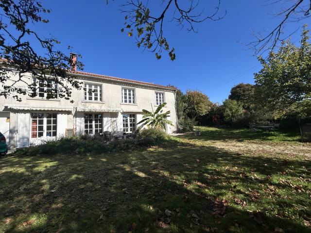 Maison 8 pièces 215 m²