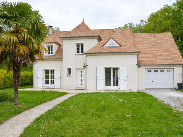Maison 8 pièces 215 m²