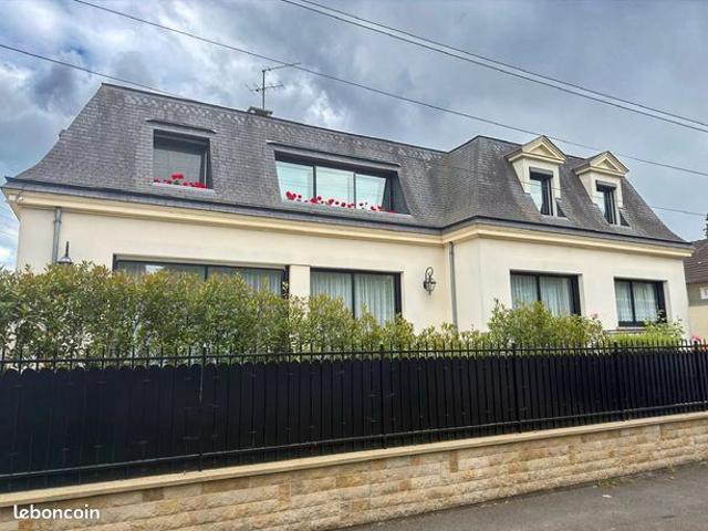 Maison 8 pièces 215 m²