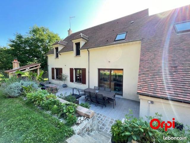 Maison 8 pièces 215 m²