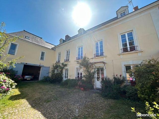 Maison 8 pièces 215 m²