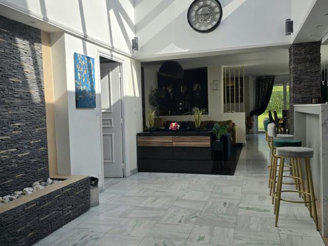 Maison 8 pièces 215 m²