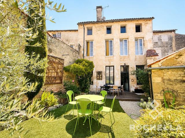 Maison 8 pièces 215 m²