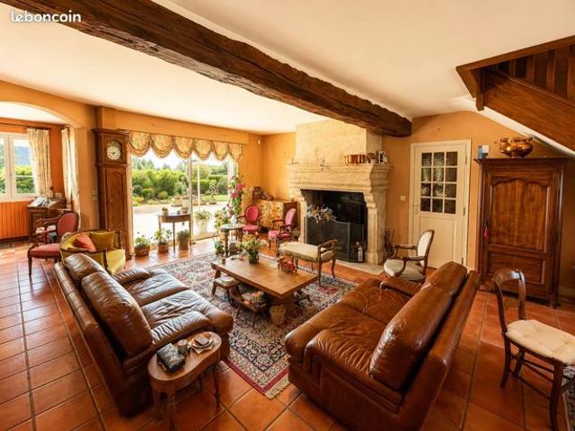 Maison 8 pièces 215 m²
