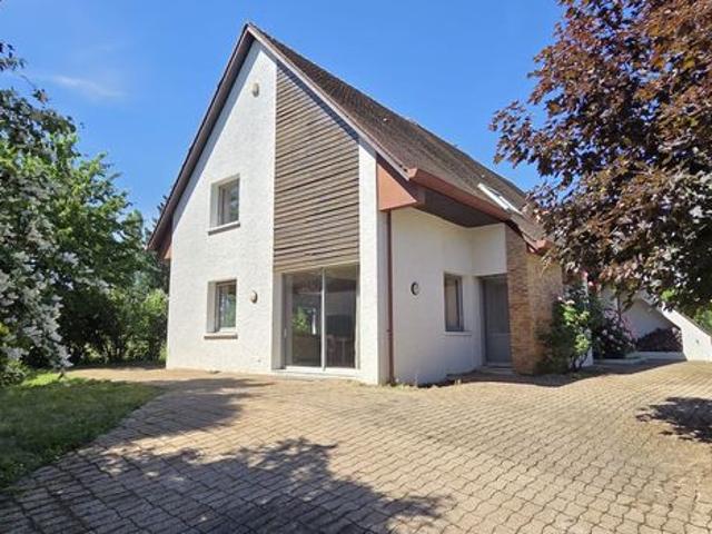 Maison 8 pièces 215 m²