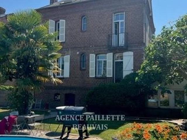 Maison 8 pièces 215 m²