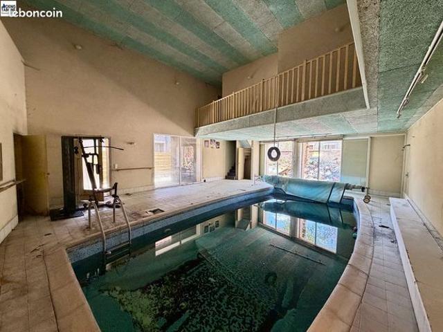 Maison 8 pièces 215 m²
