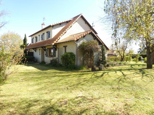 Maison 8 pièces 215 m²