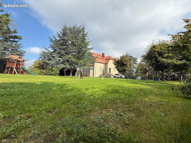 Maison 8 pièces 215 m²