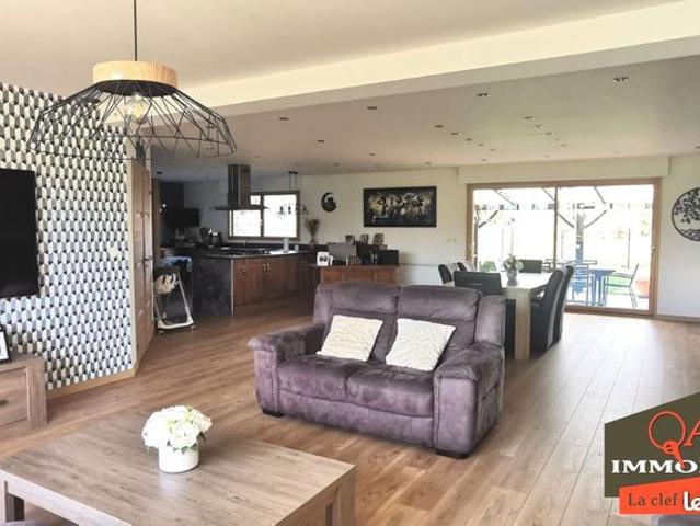 Maison 8 pièces 215 m²