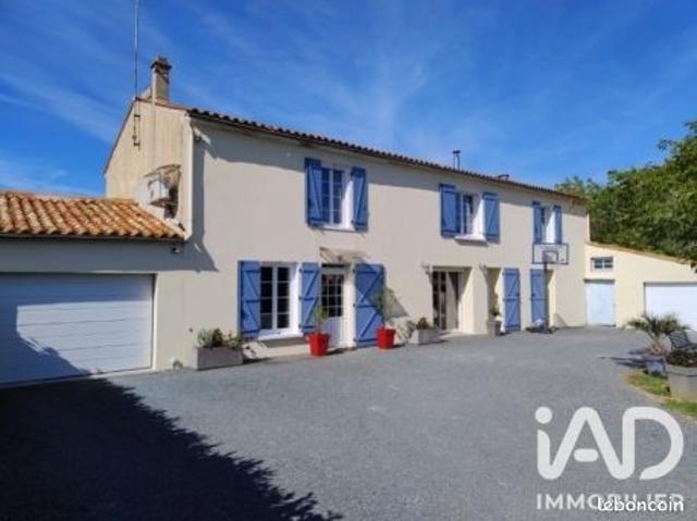 Maison 8 pièces 215 m²