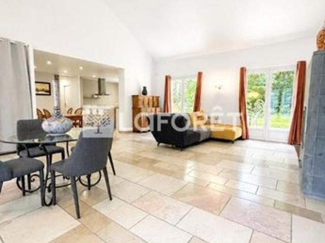 Maison 8 pièces 215 m²