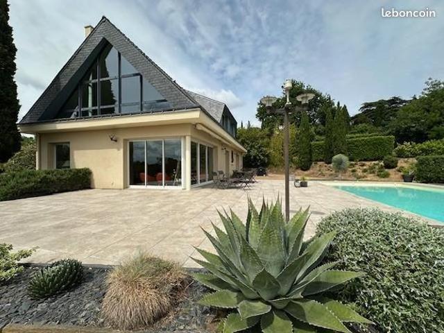 Maison 8 pièces 215 m²