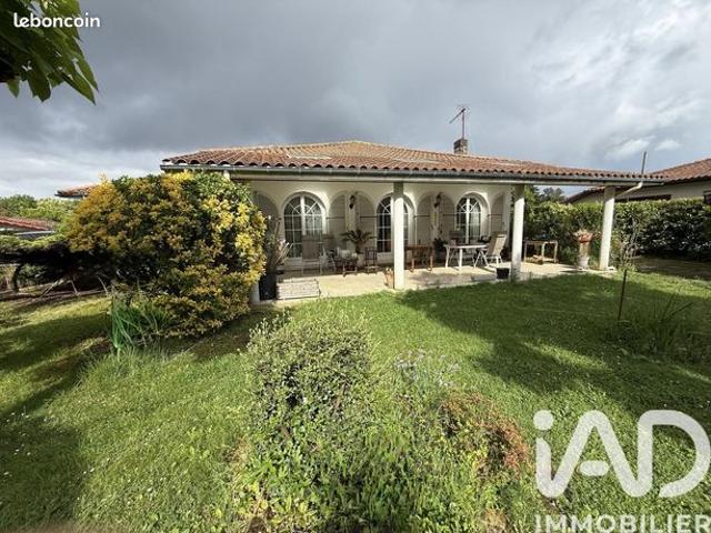 Maison 8 pièces 215 m²