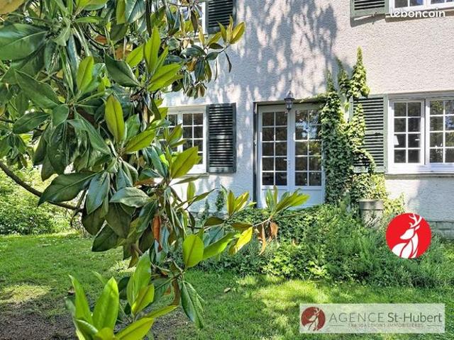 Maison 8 pièces 215 m²