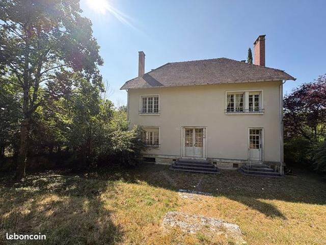 Maison 8 pièces 215 m²