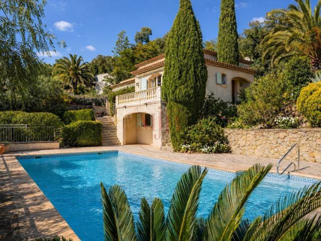 Maison 8 pièces 215 m²