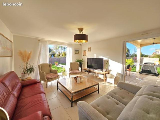 Maison 8 pièces 215 m²