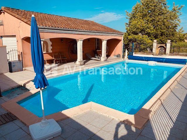 Maison 8 pièces 215 m²