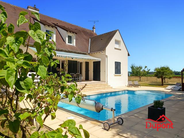Maison 8 pièces 215 m²