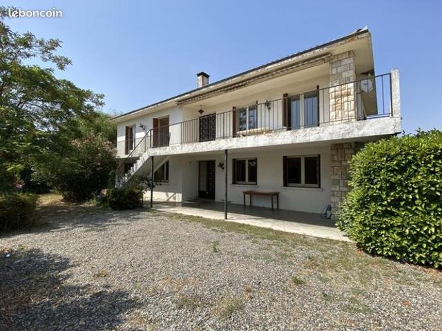 Maison 8 pièces 215 m²